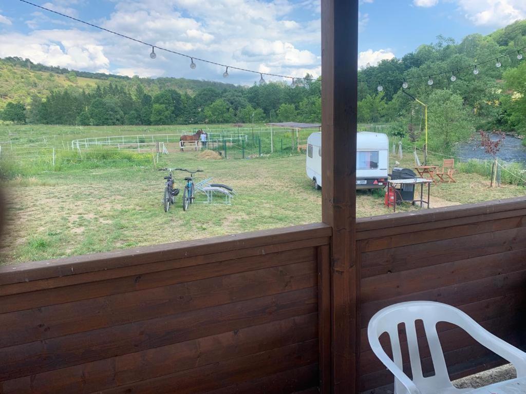 Ubytování v karavanu Bzany Exteriér fotografie