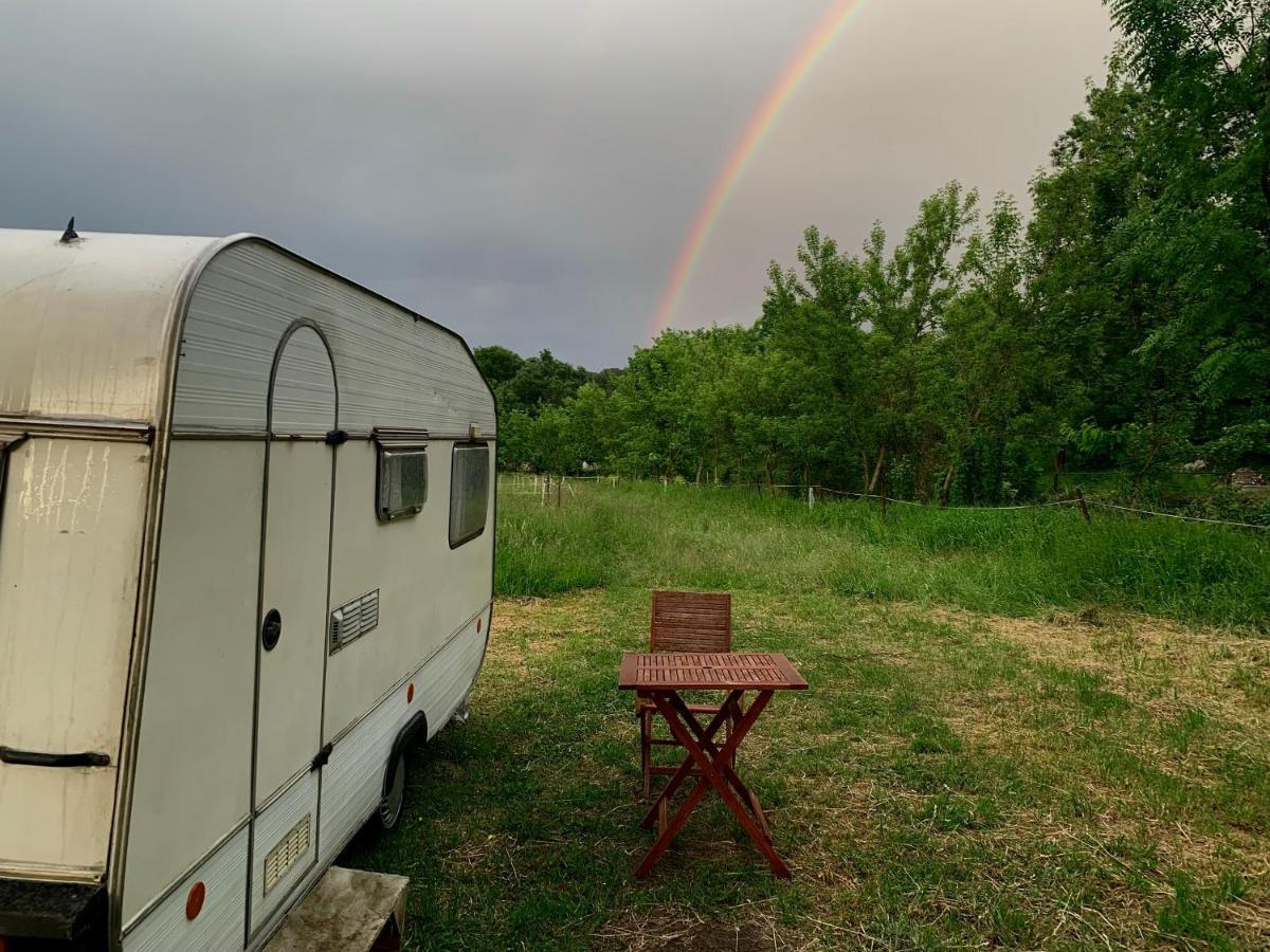 Ubytování v karavanu Bzany Exteriér fotografie